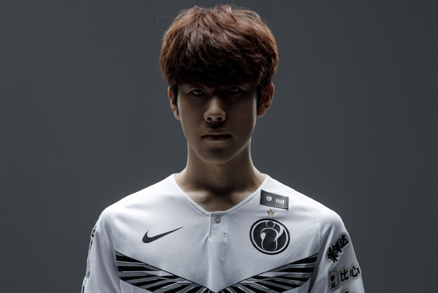 灾难性的表现！TE战队在梦游，轻易地被 T1 击败；！ T1 1-0 TE